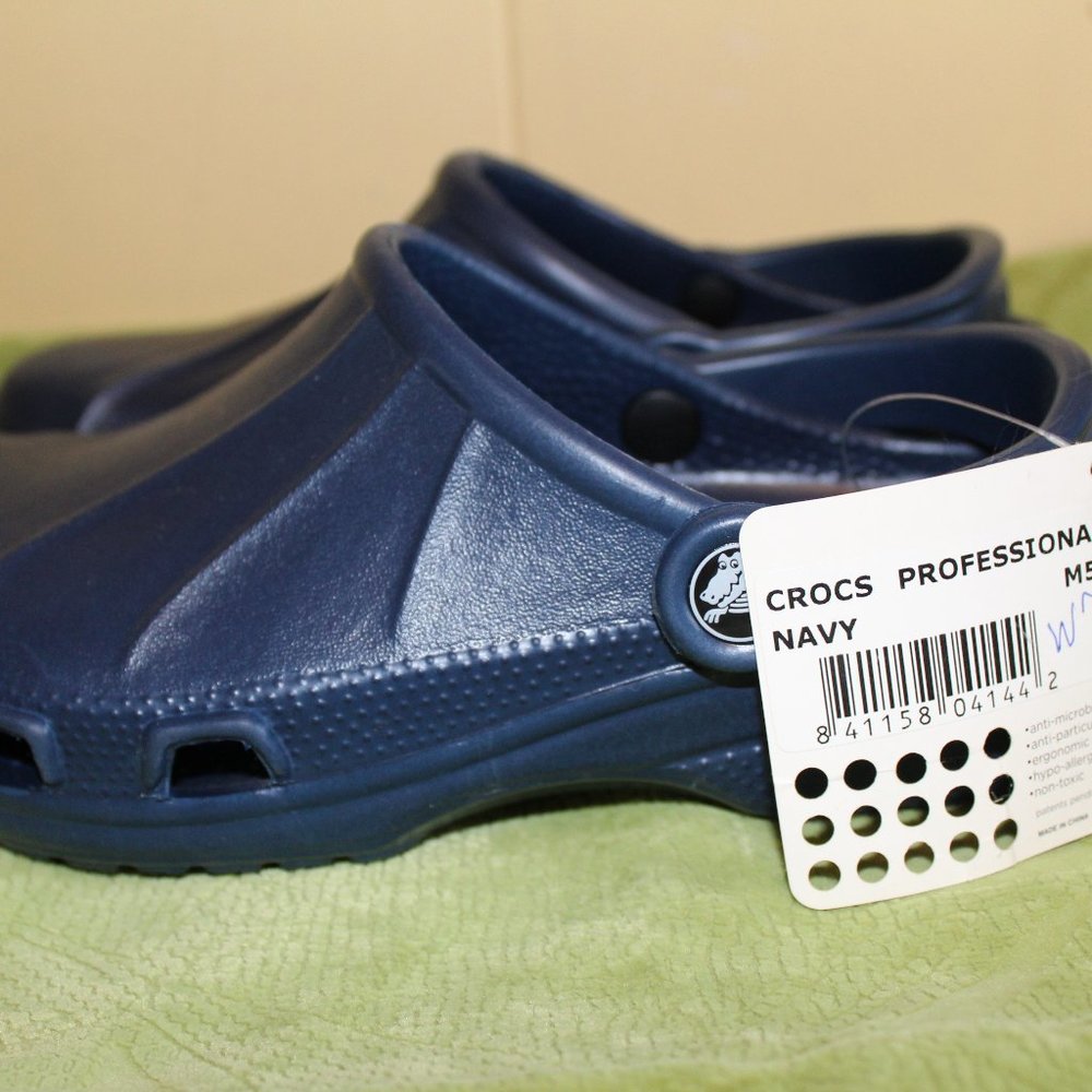 Crocs side holes, NWT, S 7 women's or men's 5